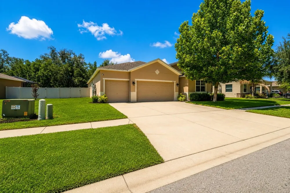 13842 BEE TREE COURT Hudson, FL 34669