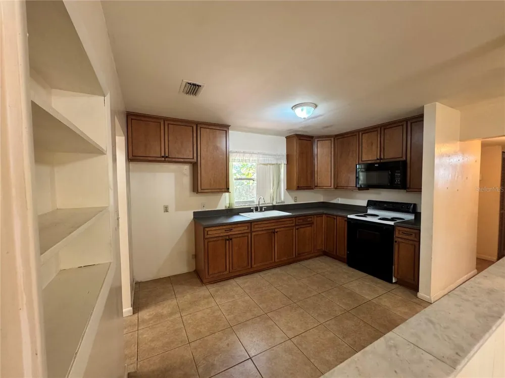 3608 W LEILA AVENUE Tampa, FL 33611