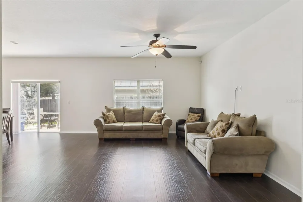 725 STAR POINTE DRIVE Seffner, FL 33584