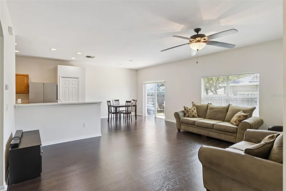 725 STAR POINTE DRIVE Seffner, FL 33584