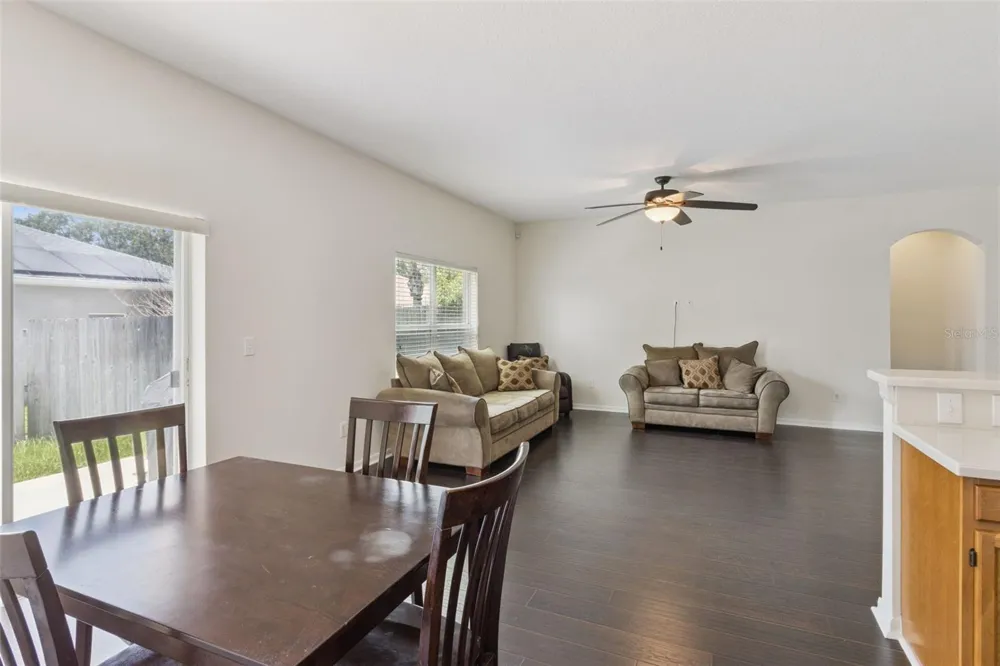 725 STAR POINTE DRIVE Seffner, FL 33584
