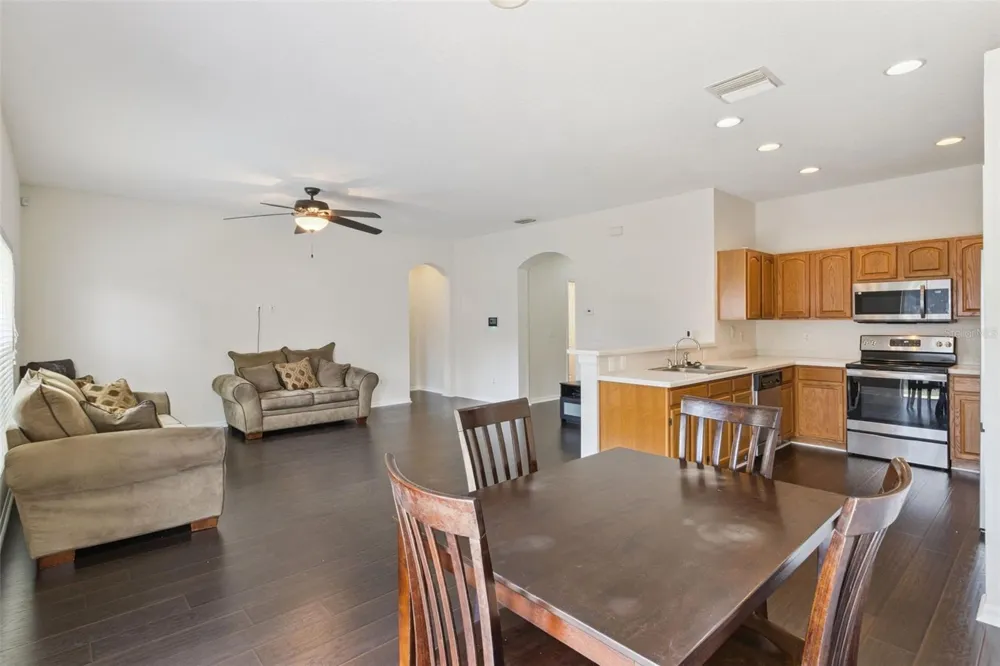 725 STAR POINTE DRIVE Seffner, FL 33584