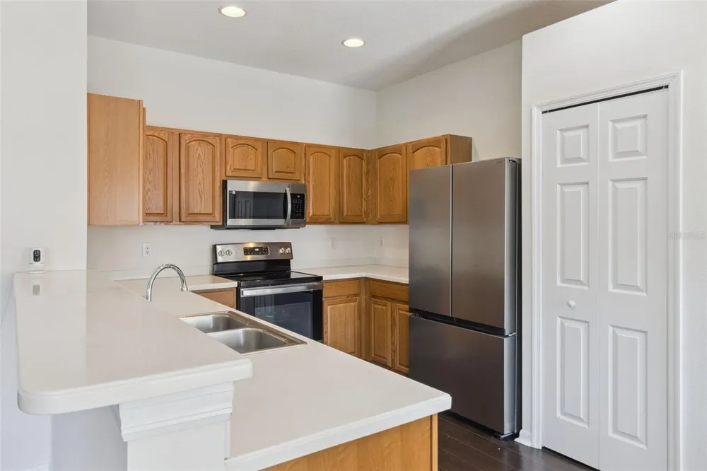 725 STAR POINTE DRIVE Seffner, FL 33584