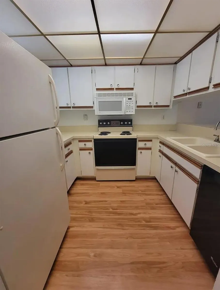 100 E KENTUCKY AVENUE #103D Deland, FL 32724