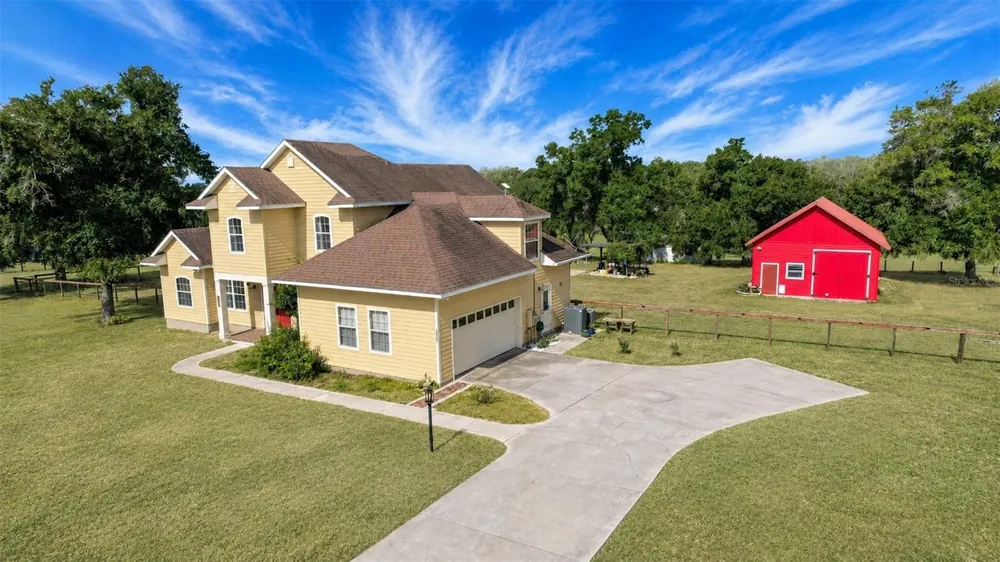 35405 STAGECOACH TRAIL Eustis, FL 32736