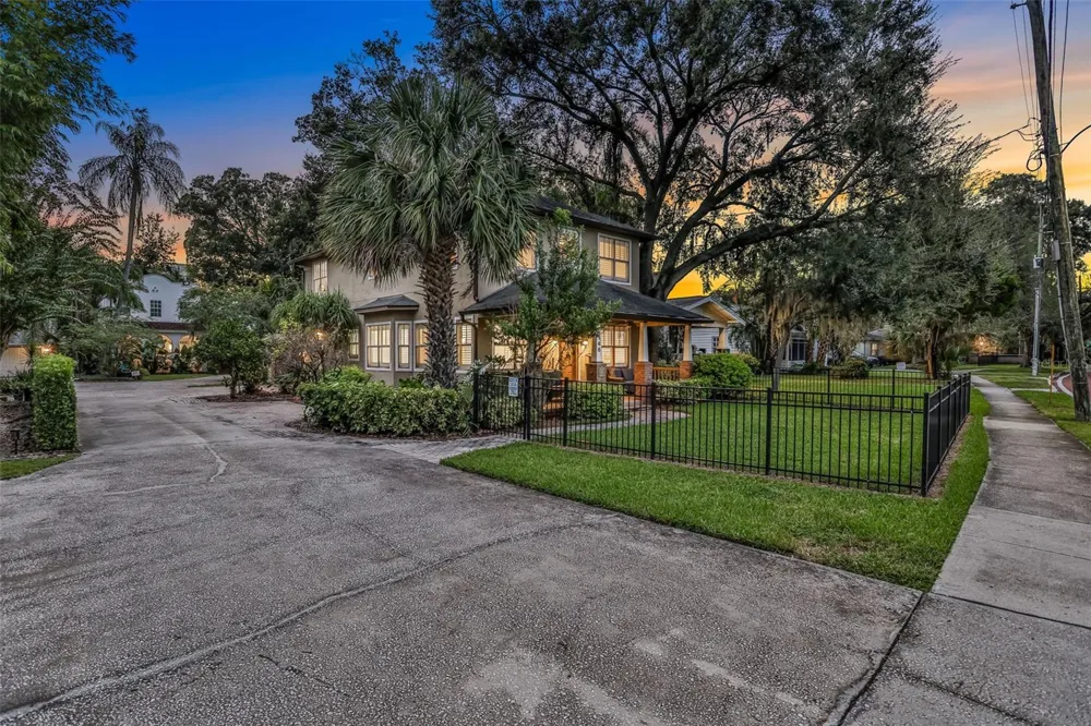 148 S THORNTON AVENUE Orlando, FL 32801