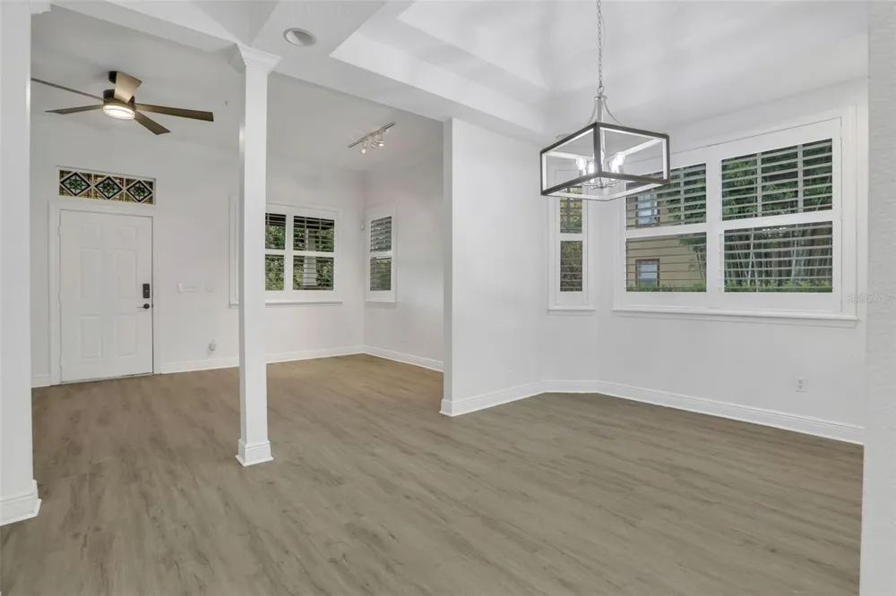 148 S THORNTON AVENUE Orlando, FL 32801