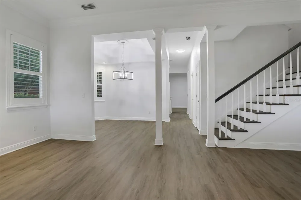 148 S THORNTON AVENUE Orlando, FL 32801