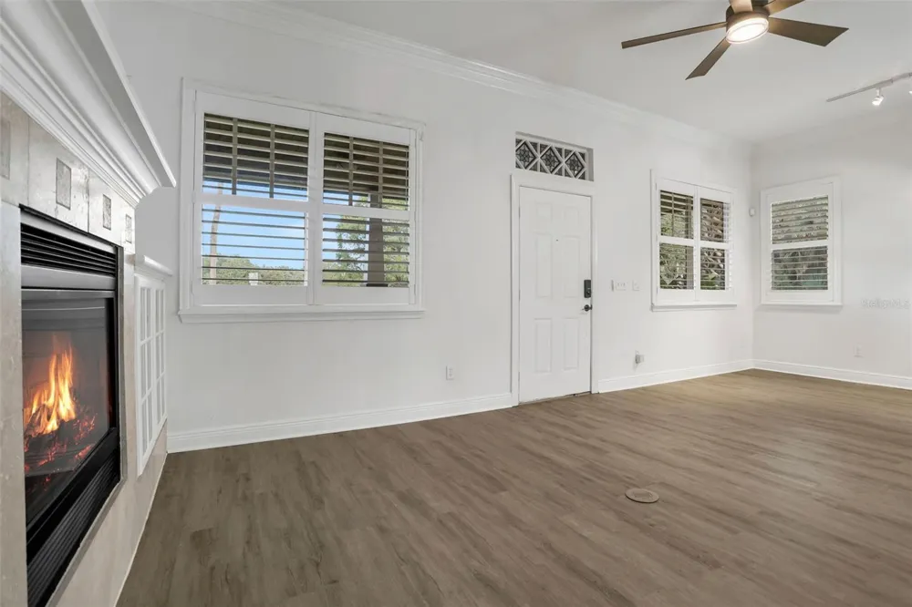 148 S THORNTON AVENUE Orlando, FL 32801