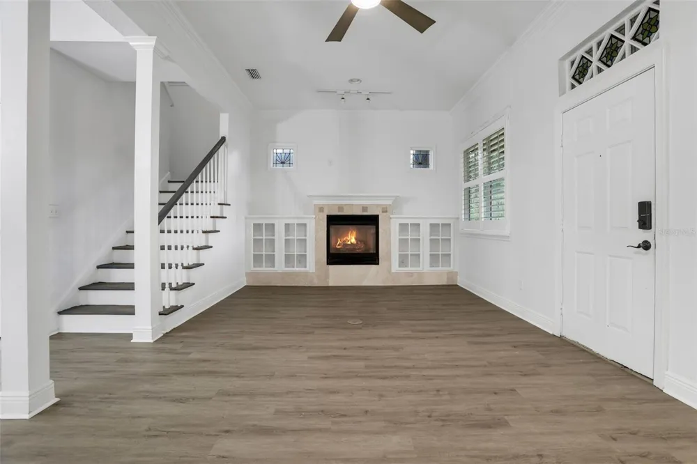 148 S THORNTON AVENUE Orlando, FL 32801