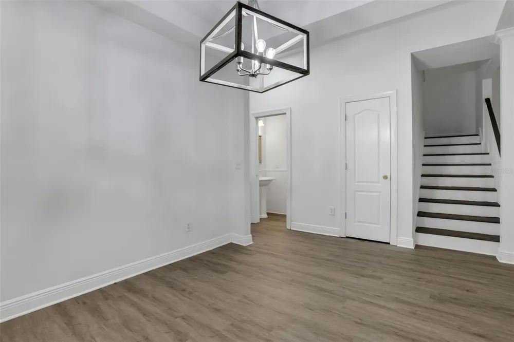 148 S THORNTON AVENUE Orlando, FL 32801