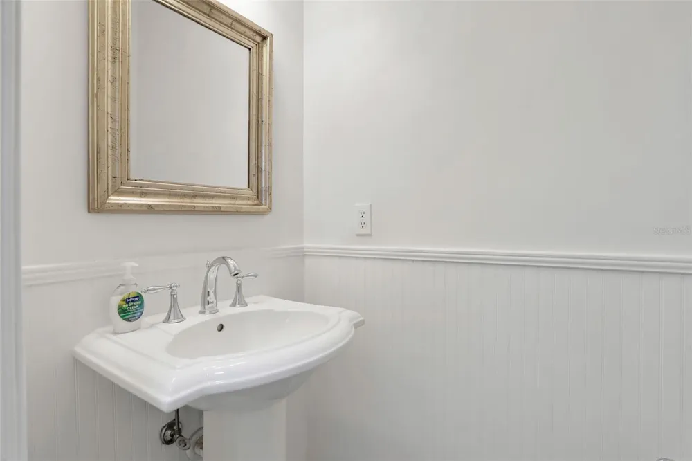 148 S THORNTON AVENUE Orlando, FL 32801