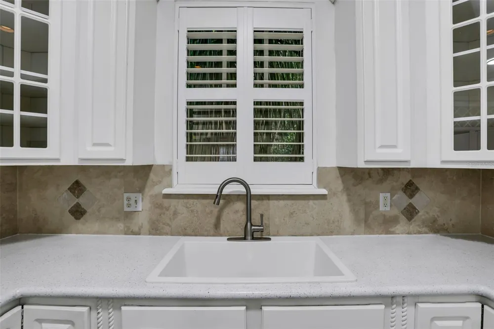 148 S THORNTON AVENUE Orlando, FL 32801