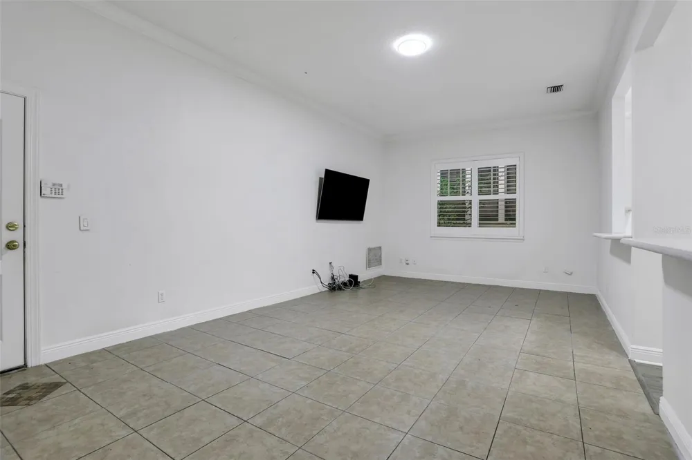 148 S THORNTON AVENUE Orlando, FL 32801
