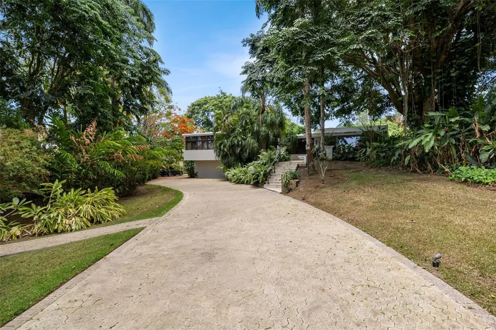 1841 BEGONIA ST, SANTA MARIA San Juan, PR 00927
