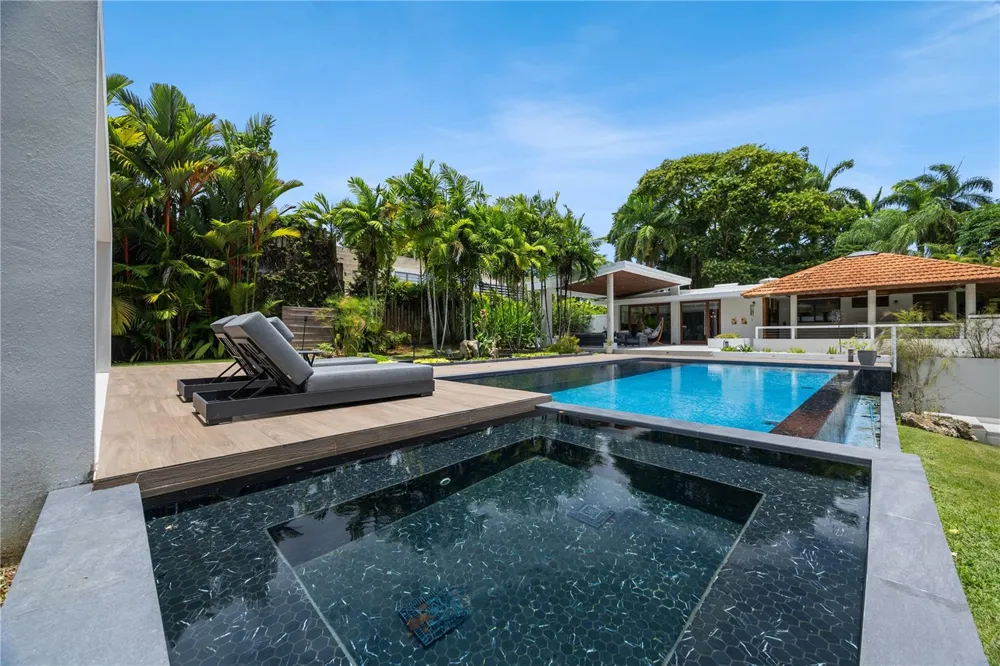 1841 BEGONIA ST, SANTA MARIA San Juan, PR 00927