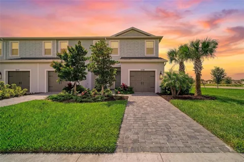 2206 WASHINGTON PALM COURT