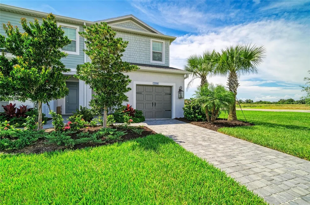 2206 WASHINGTON PALM COURT Bradenton, FL 34212