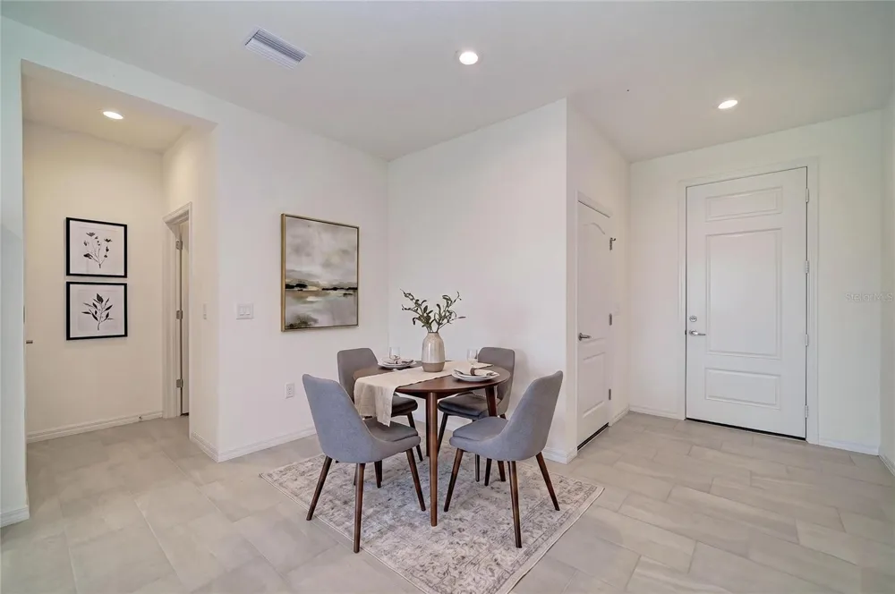 2206 WASHINGTON PALM COURT Bradenton, FL 34212