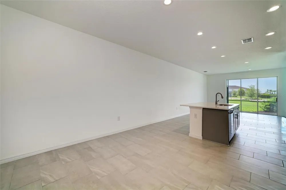 2206 WASHINGTON PALM COURT Bradenton, FL 34212