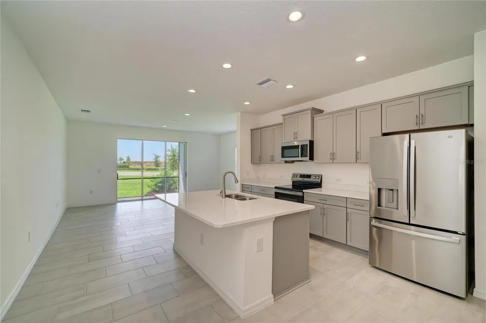 2206 WASHINGTON PALM COURT Bradenton, FL 34212