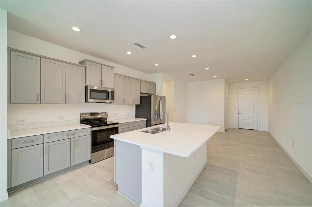 2206 WASHINGTON PALM COURT Bradenton, FL 34212