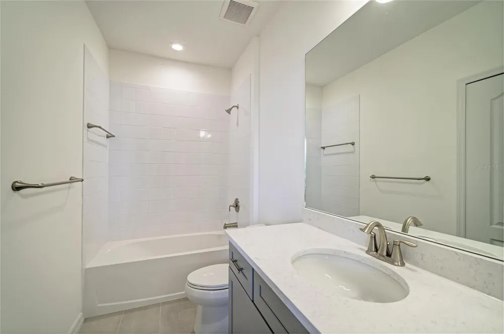 2206 WASHINGTON PALM COURT Bradenton, FL 34212