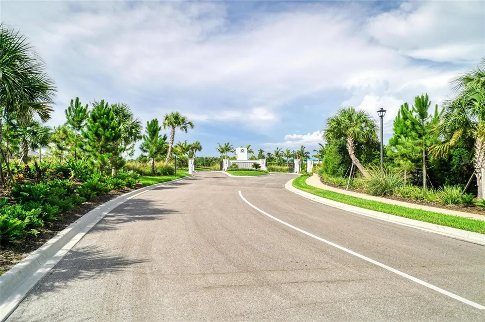 2206 WASHINGTON PALM COURT Bradenton, FL 34212