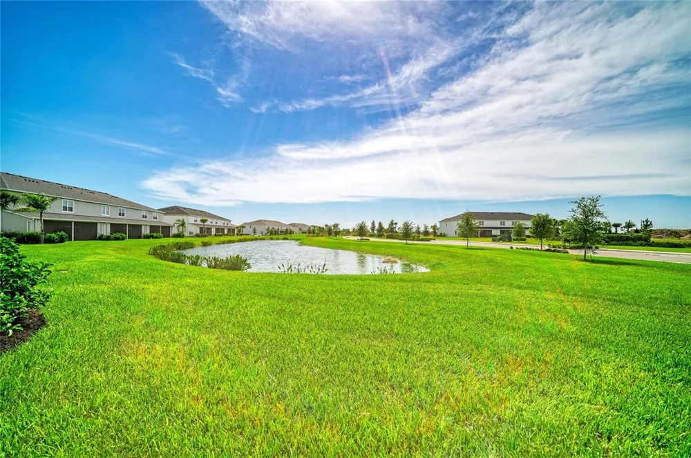 2206 WASHINGTON PALM COURT Bradenton, FL 34212