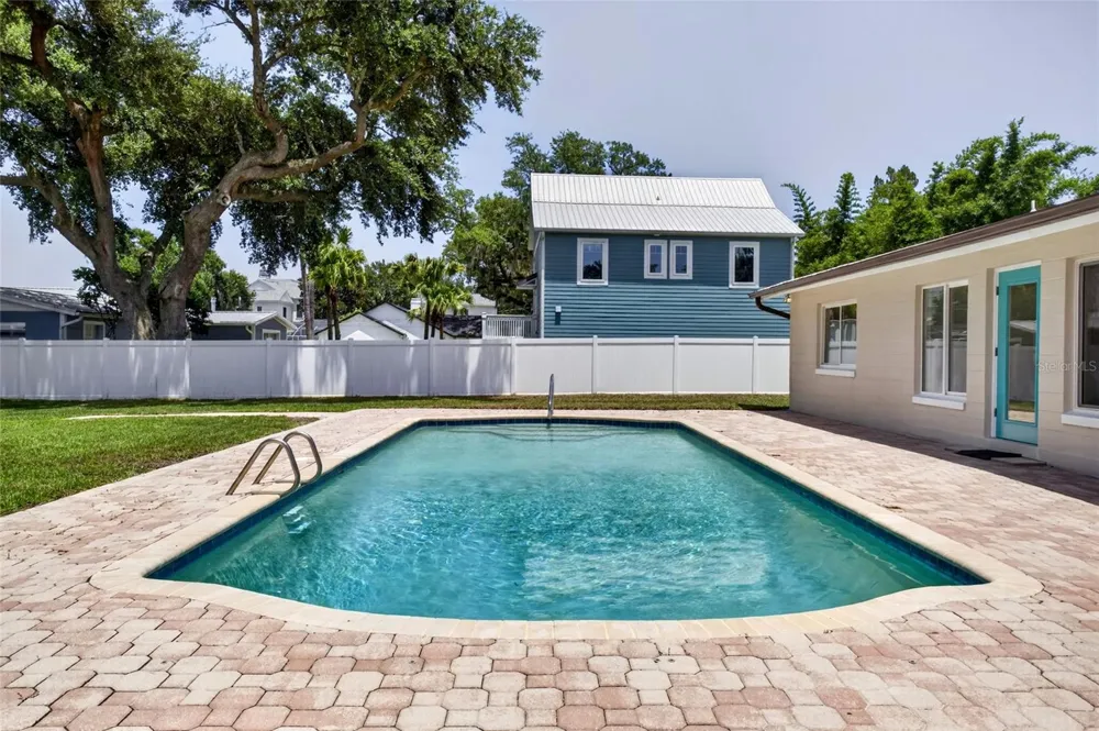 1225 HOFFNER AVENUE Orlando, FL 32809