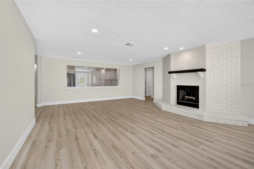 1225 HOFFNER AVENUE Orlando, FL 32809