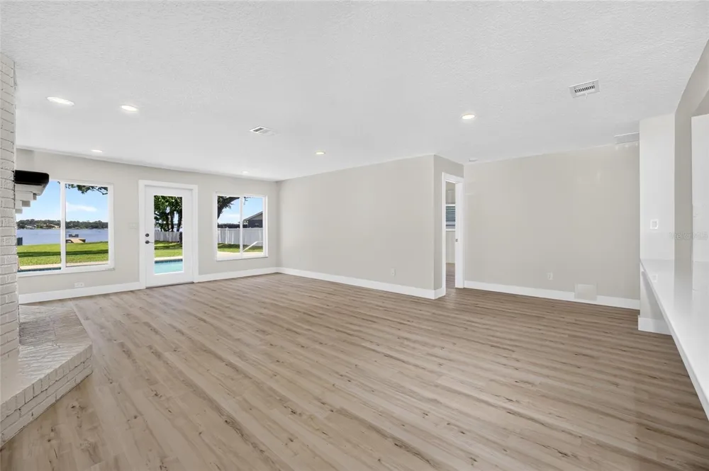 1225 HOFFNER AVENUE Orlando, FL 32809