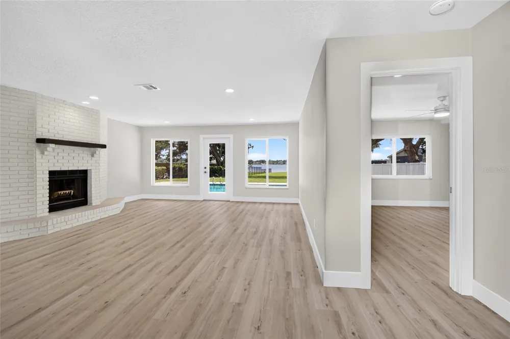 1225 HOFFNER AVENUE Orlando, FL 32809