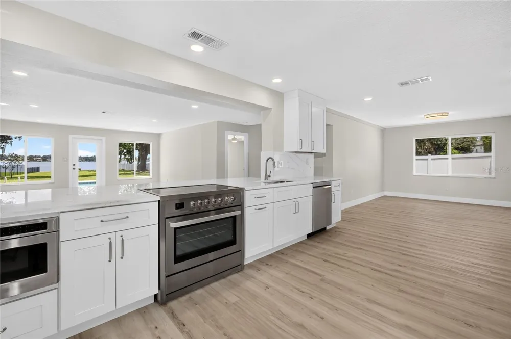 1225 HOFFNER AVENUE Orlando, FL 32809