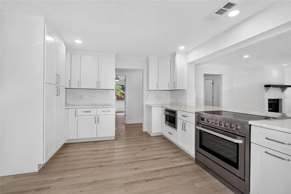 1225 HOFFNER AVENUE Orlando, FL 32809