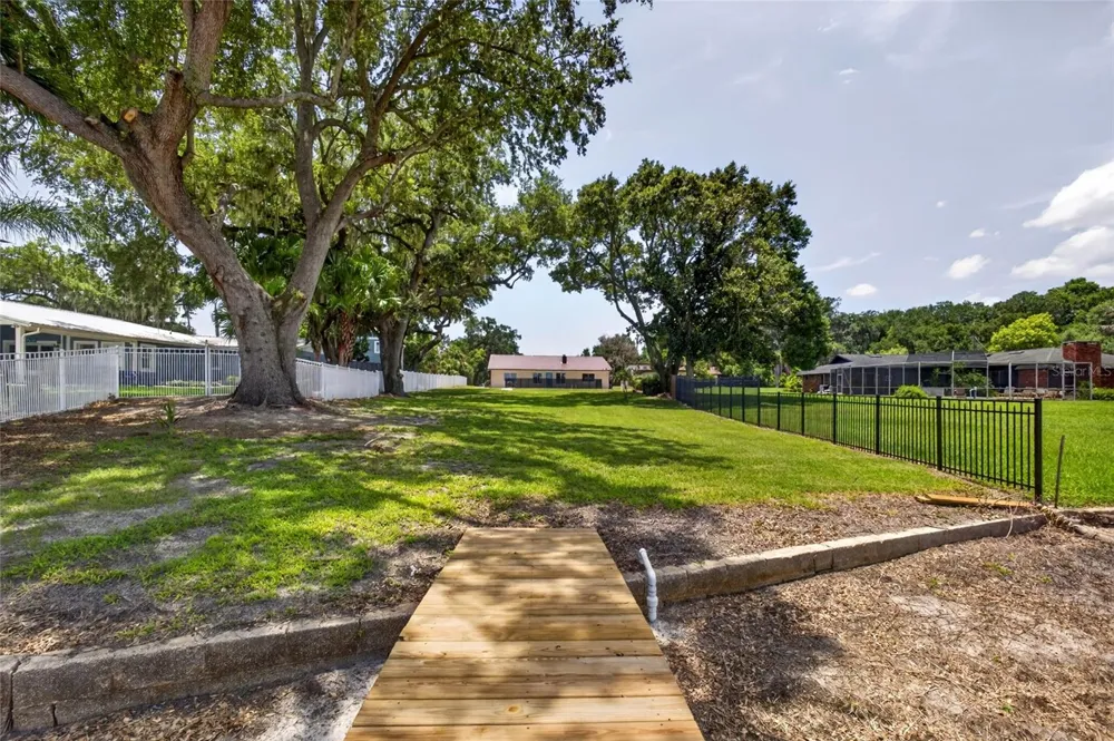 1225 HOFFNER AVENUE Orlando, FL 32809