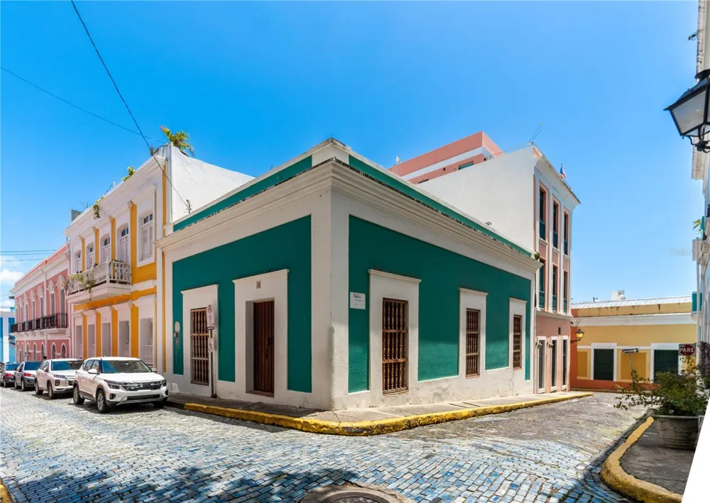 8 DE LA CRUZ San Juan, PR 00901