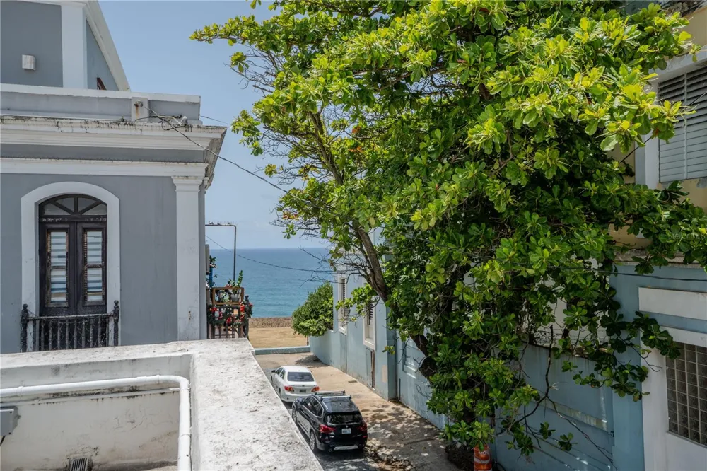 8 DE LA CRUZ San Juan, PR 00901