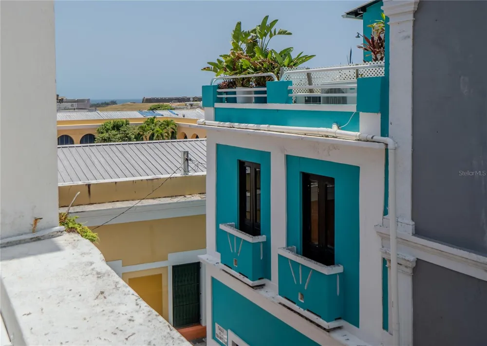 8 DE LA CRUZ San Juan, PR 00901