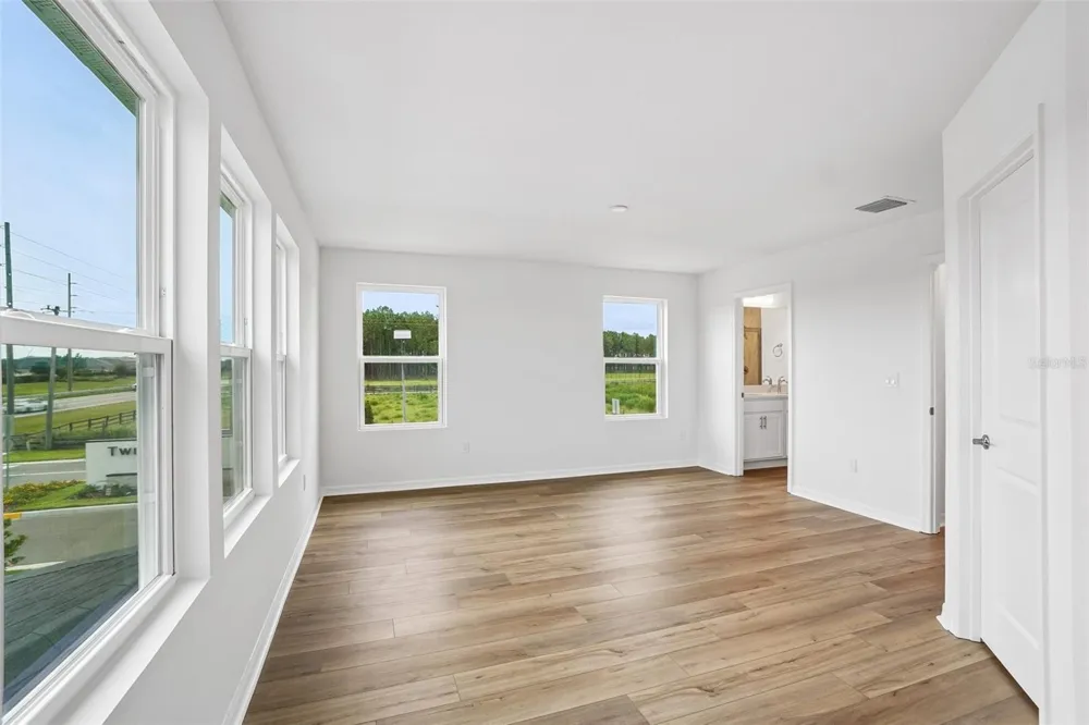 6844 HOLCOMBE DOWN DRIVE Zephyrhills, FL 33541