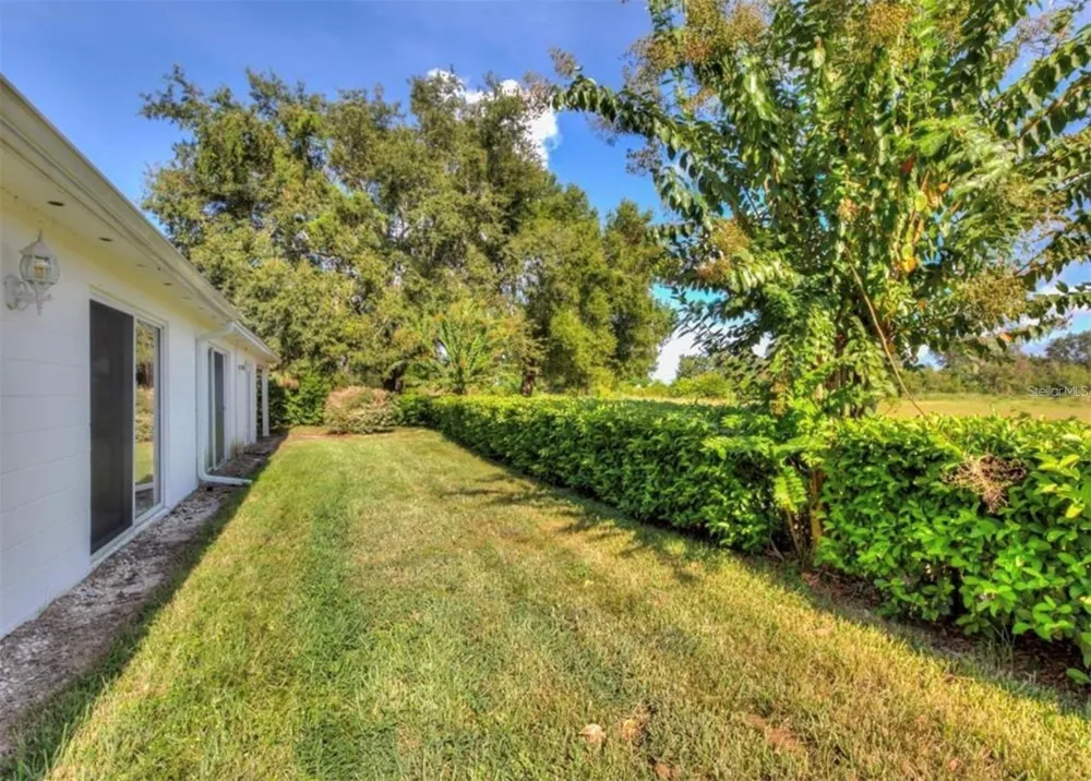1730 TROPICAL COURT Tavares, FL 32778