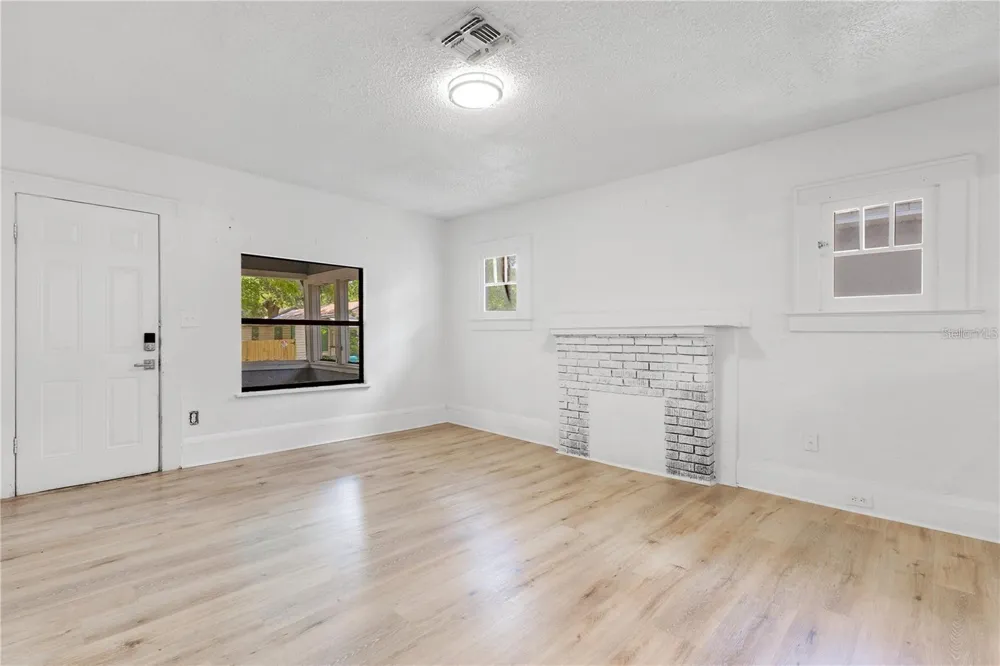 1029 COLYER STREET Orlando, FL 32805