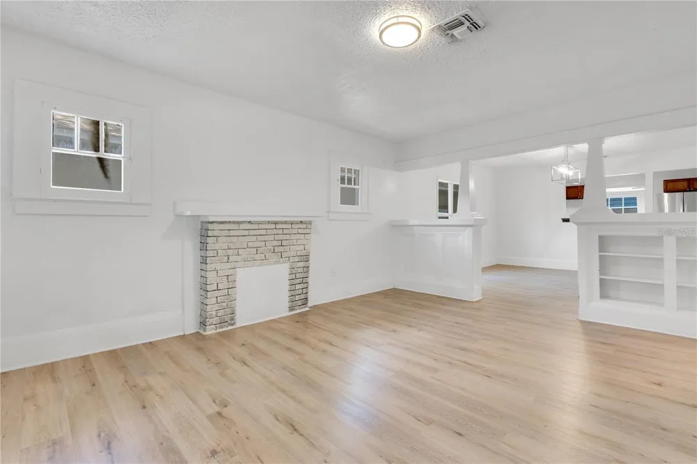 1029 COLYER STREET Orlando, FL 32805