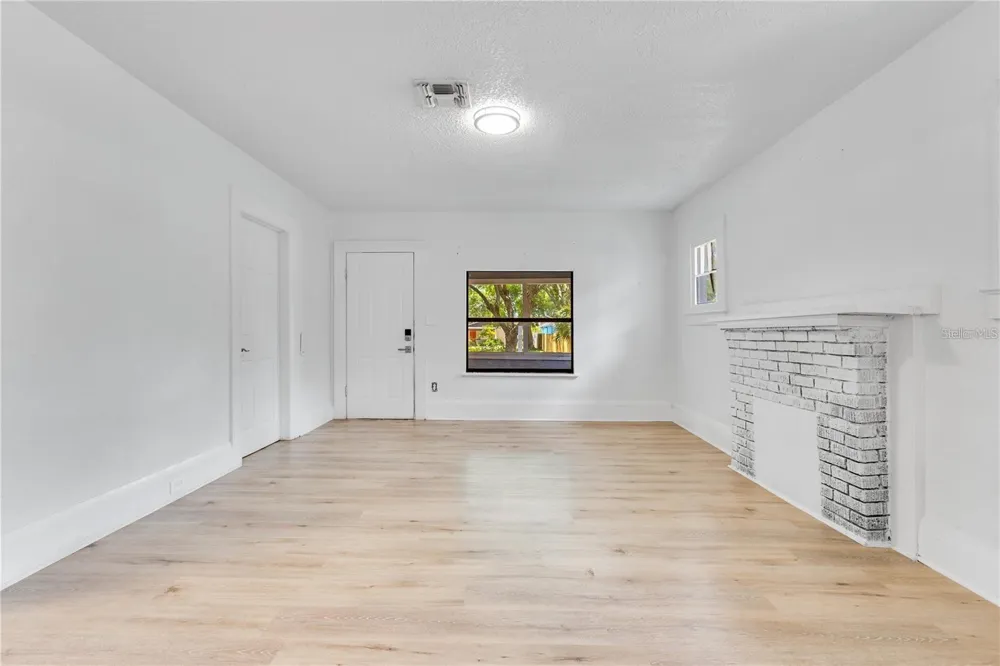 1029 COLYER STREET Orlando, FL 32805