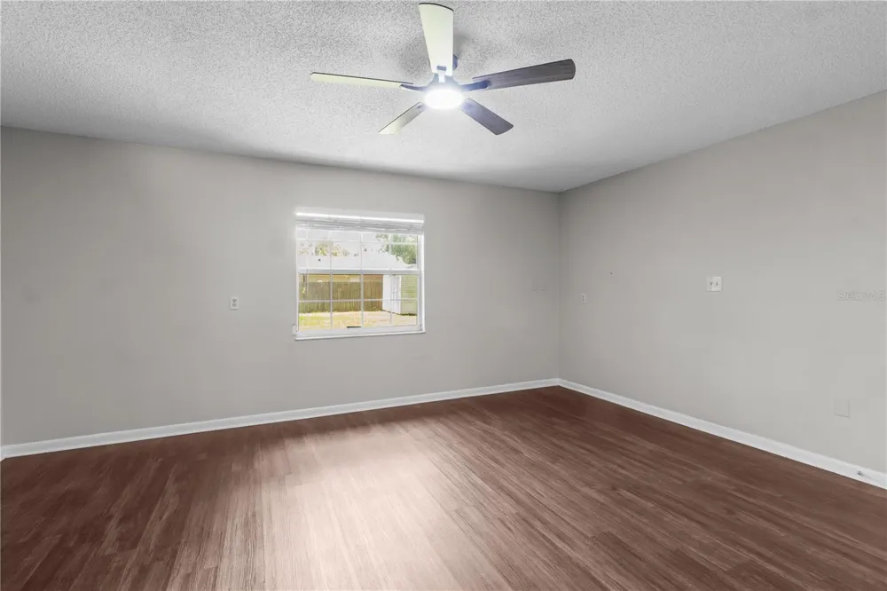 2417 ROSLYN LANE Lakeland, FL 33812