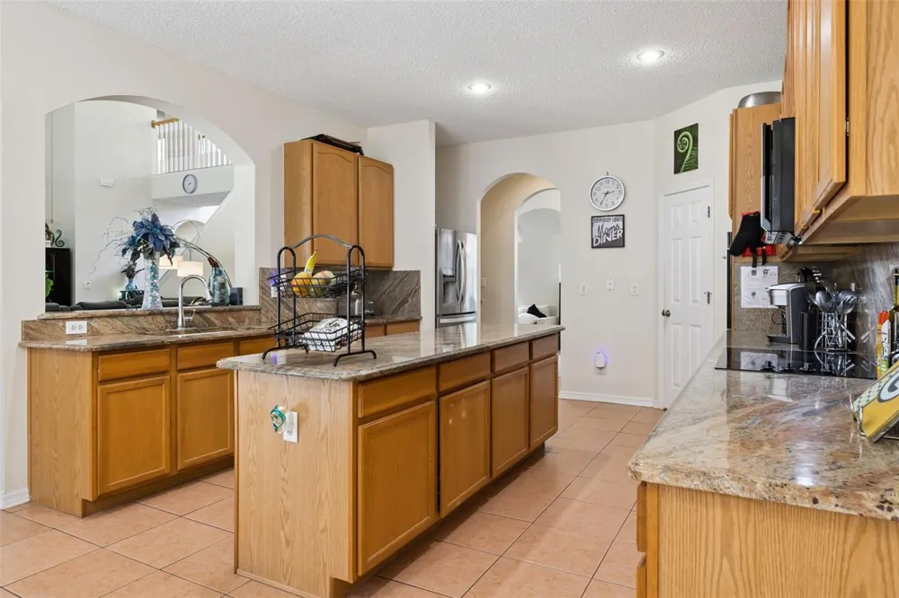 1603 JOHNS COVE LN Oakland, FL 34787
