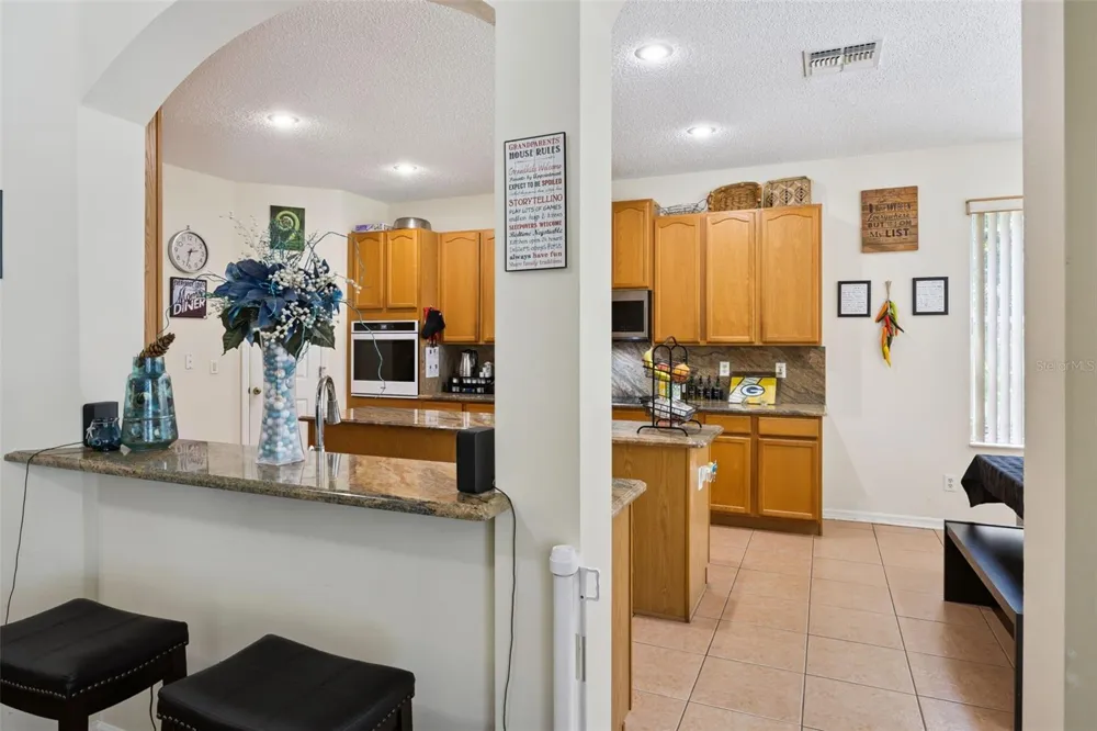 1603 JOHNS COVE LN Oakland, FL 34787