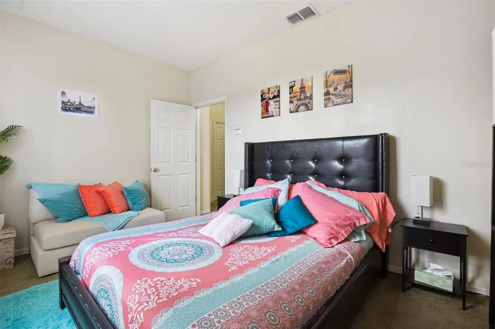 1603 JOHNS COVE LN Oakland, FL 34787