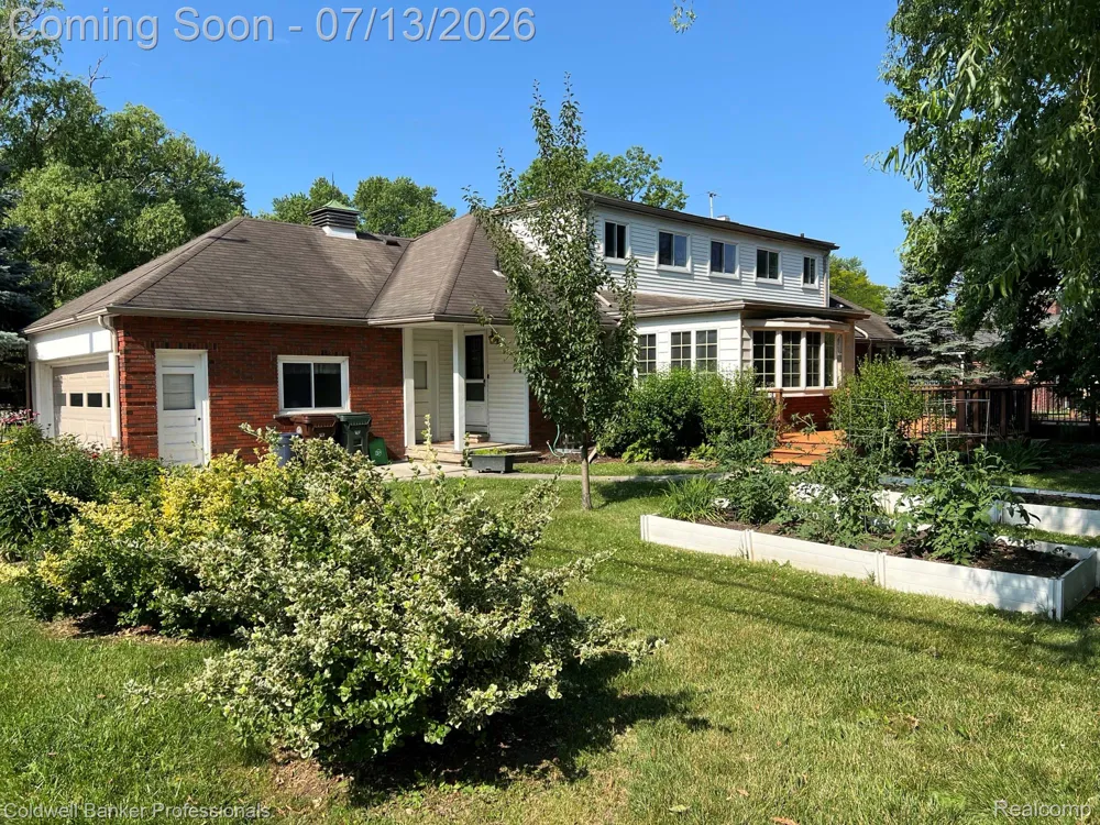 1416 Renaud Road Grosse Pointe Woods City, MI 48236