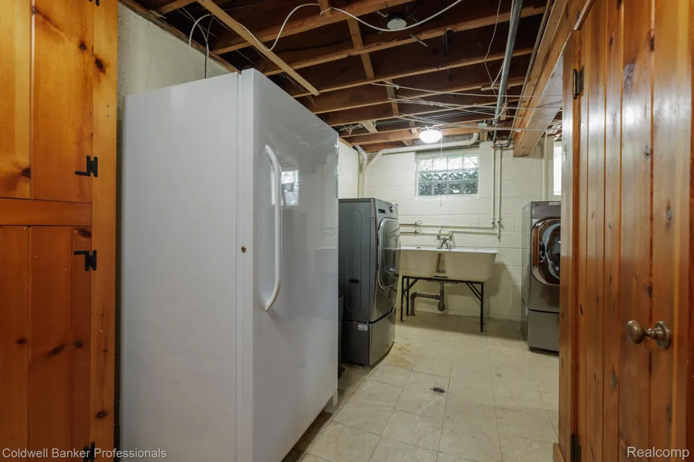 1416 Renaud Road Grosse Pointe Woods City, MI 48236